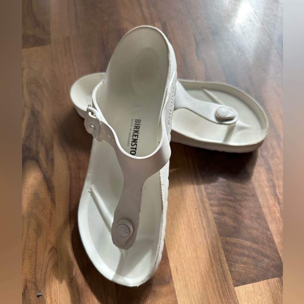 Birkenstock women’s Gizeh EVA thong in white size 40 (9.5) - Picture 8 of 17